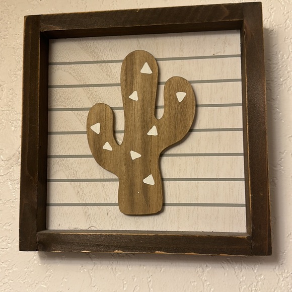 Brown cactus rustic wooden wall decor very cute - Picture 2 of 2